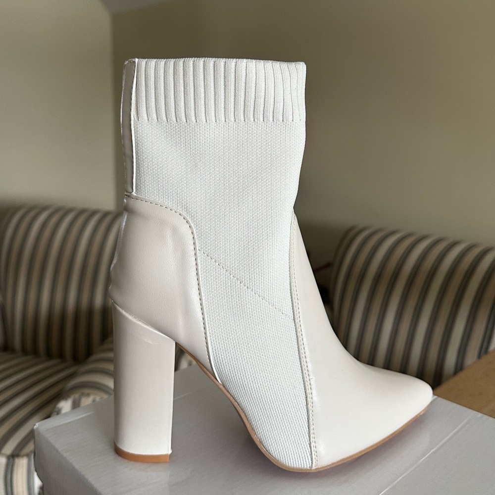 Beige Heels, BRAND NEW - Picture 4 of 5
